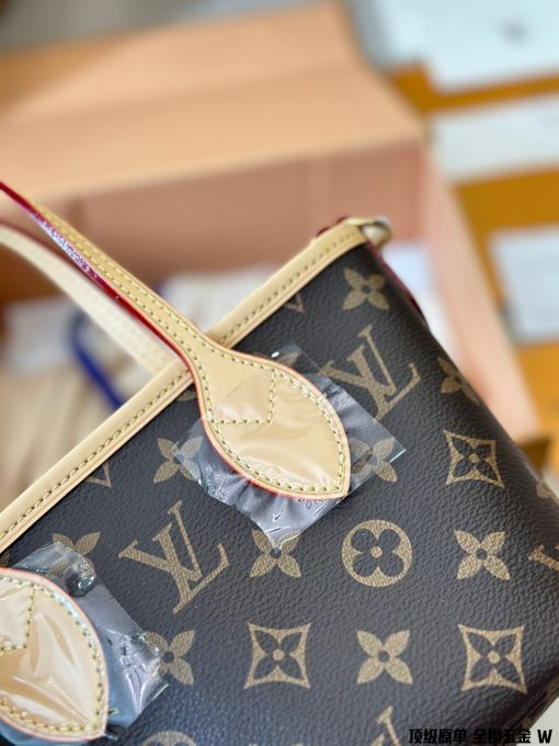 LV's new ultra mini Neverfull - Image 5