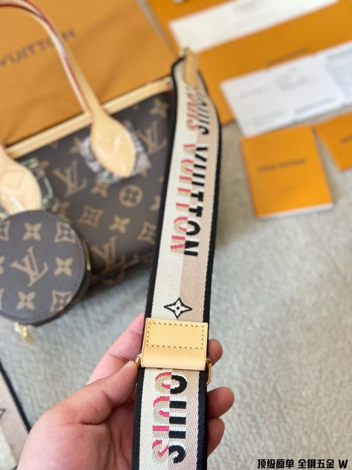 LV's new ultra mini Neverfull - Image 8
