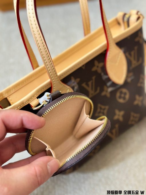 LV's new ultra mini Neverfull - Image 9