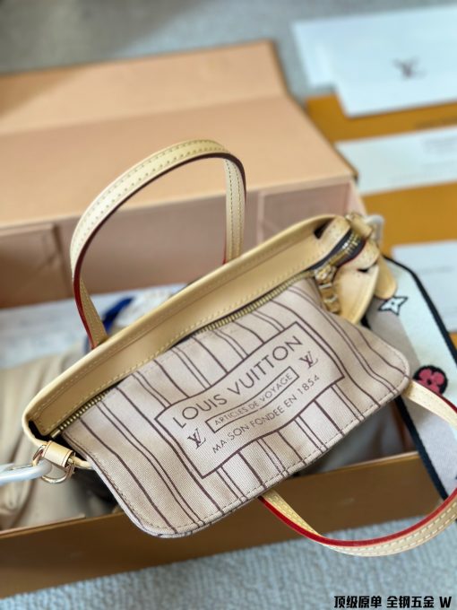 LV's new ultra mini Neverfull - Image 10