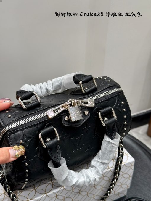 LV embossed logo Cruise25 - Image 6