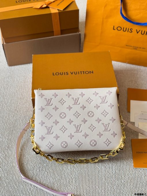 Lv Coussin Hug Bag - Image 4