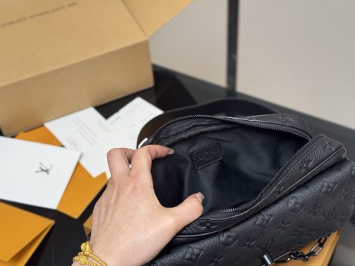 Lv Men's Postman Bag - Image 5