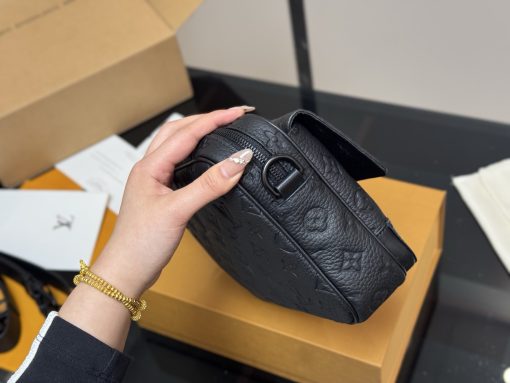 Lv Men's Postman Bag - Image 8