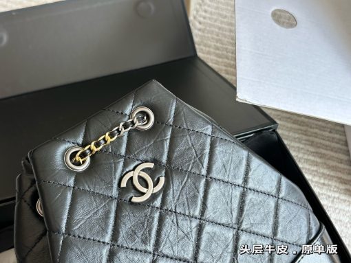 Chanel Wandering Shoulders - Image 3