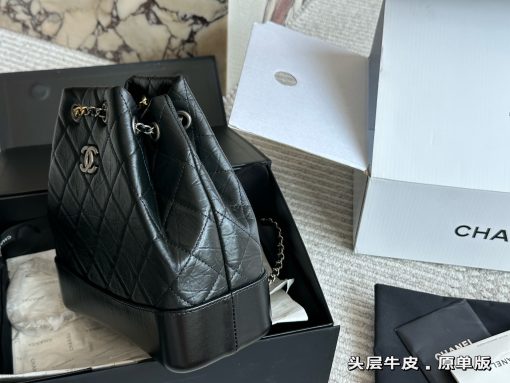 Chanel Wandering Shoulders - Image 4