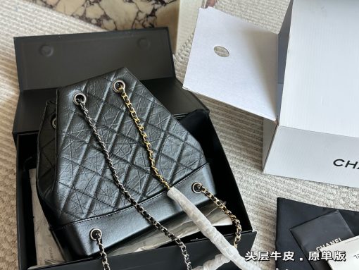 Chanel Wandering Shoulders - Image 5