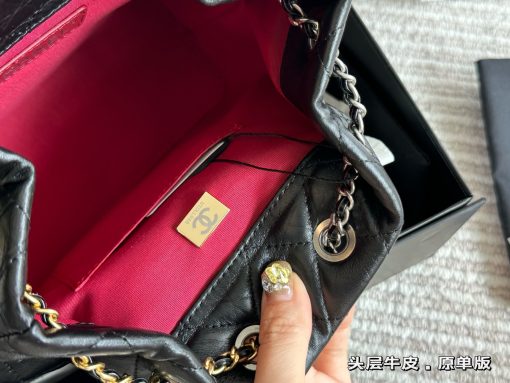 Chanel Wandering Shoulders - Image 9
