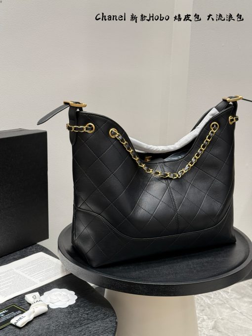 CHANEL New Hobo Underarm Hippie Bag - Image 6