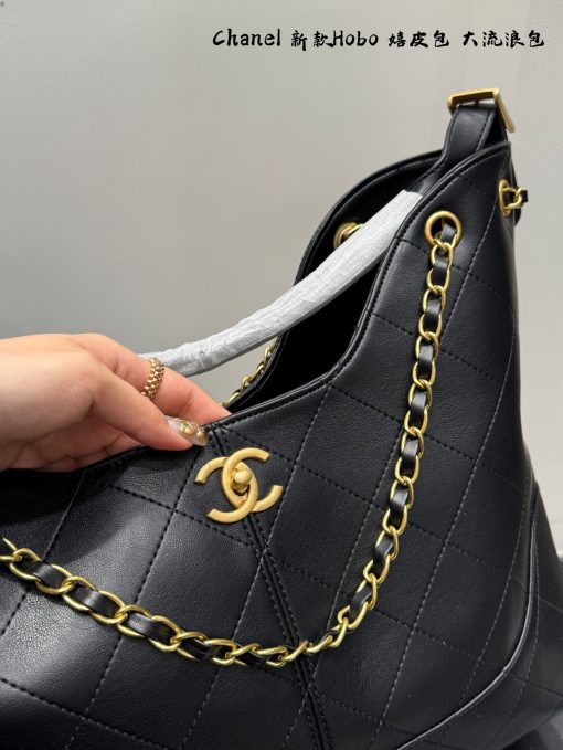 CHANEL New Hobo Underarm Hippie Bag - Image 7