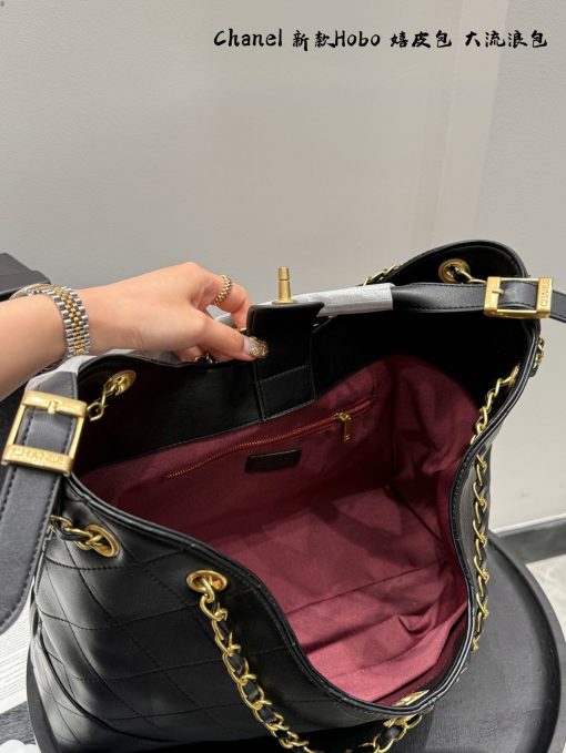 CHANEL New Hobo Underarm Hippie Bag - Image 10
