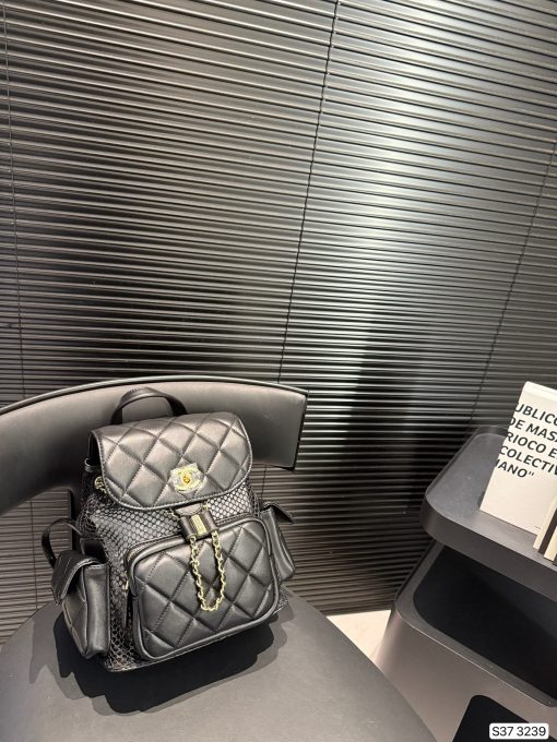 CHANEL25s Chanel hollow mesh backpack - Image 2