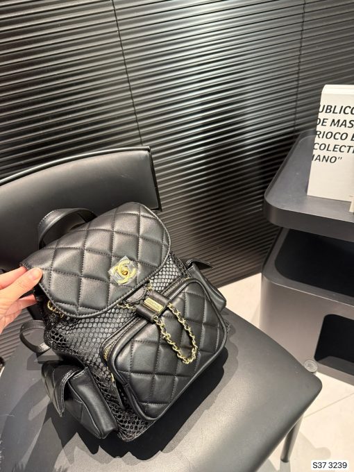 CHANEL25s Chanel hollow mesh backpack