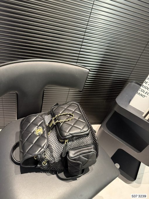 CHANEL25s Chanel hollow mesh backpack - Image 4