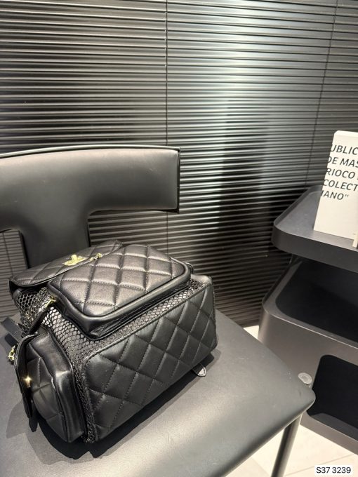 CHANEL25s Chanel hollow mesh backpack - Image 9