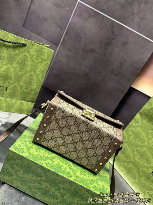 Gucci Vintage Box Bag - Image 3