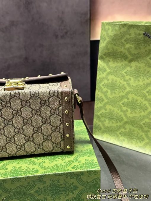 Gucci Vintage Box Bag - Image 5