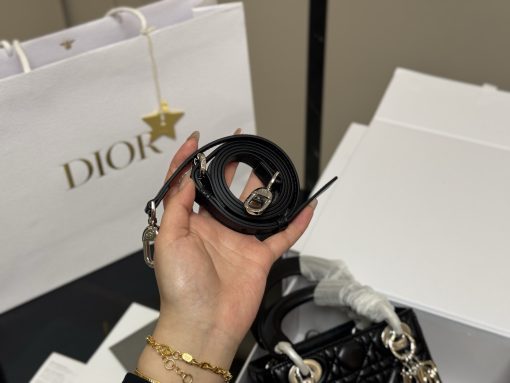 Dior handbag by Diana - Image 7