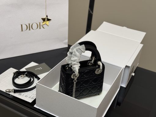 Dior handbag by Diana - Image 9