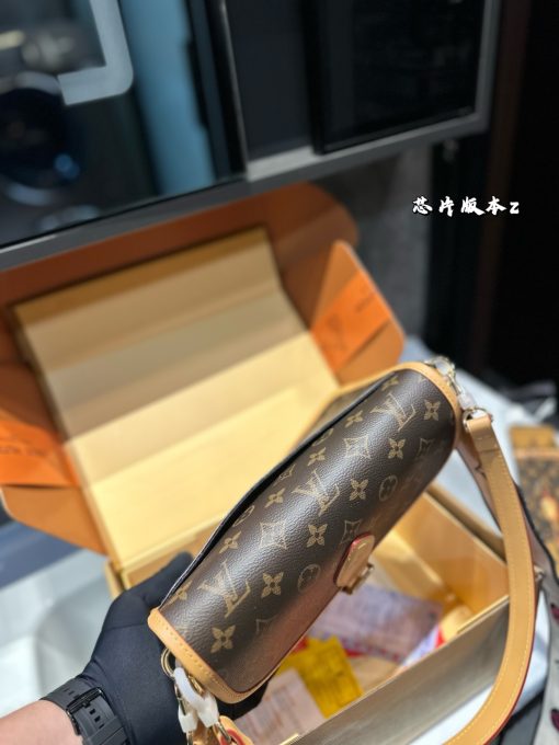 Lv Law Stick Bag - Image 5