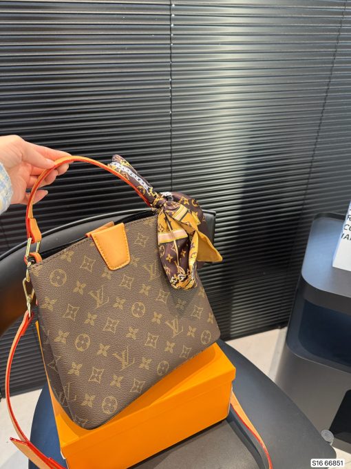 LV Painted tote bag