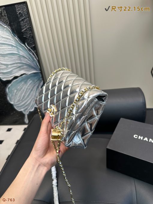 Chanel Wealth bag - Image 4