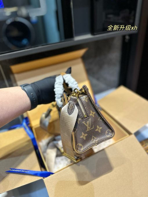LV tote bag - Image 4