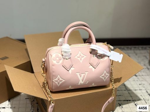 LV/Louis VuittonPillow bag