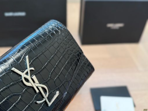 Saint Laurent Uptown envelope package - Image 4