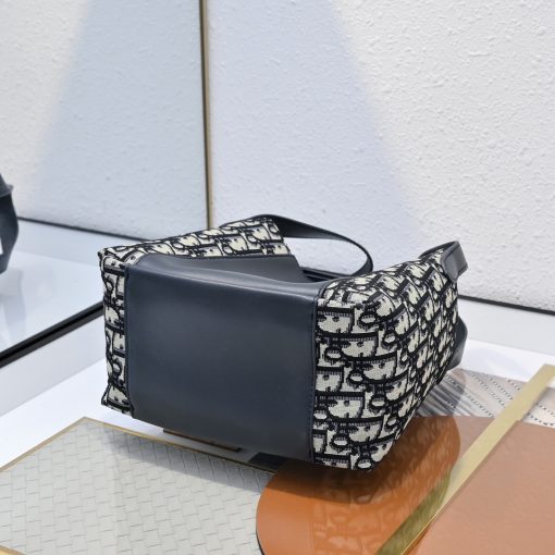 Dior Signature Bucket Bag - Image 5