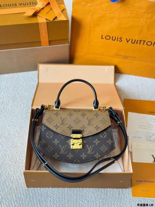 LV Show Tilsit Bag - Image 4