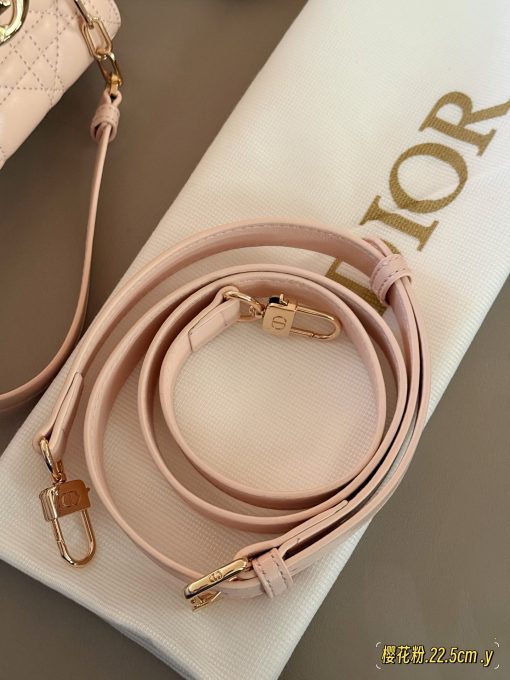 Dior handbag by Diana - Image 5