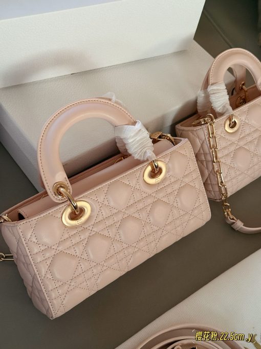 Dior handbag by Diana - Image 7