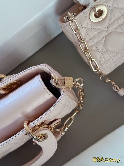 Dior handbag by Diana - Image 9
