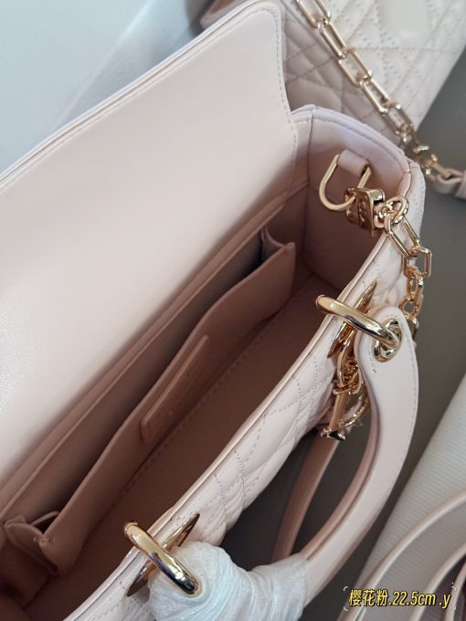 Dior handbag by Diana - Image 10