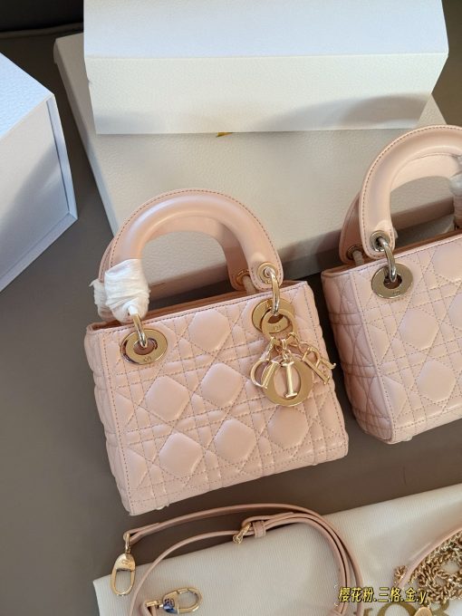 Dior handbag by Diana - Image 4