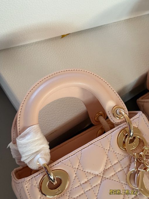 Dior handbag by Diana - Image 5