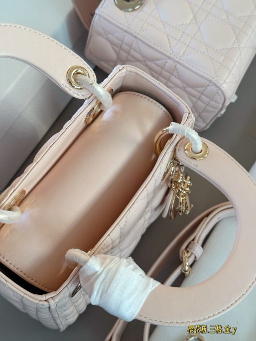 Dior handbag by Diana - Image 8