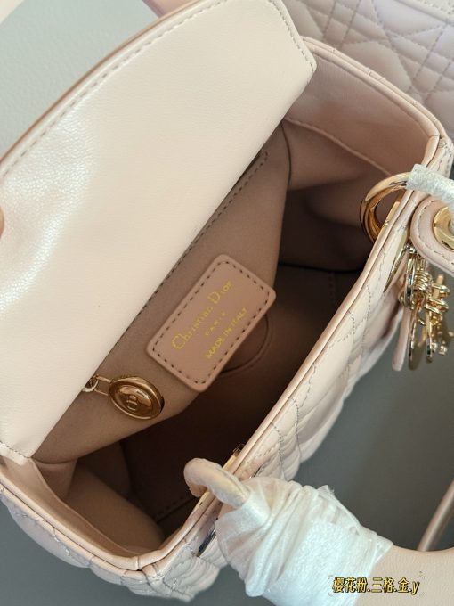 Dior handbag by Diana - Image 9