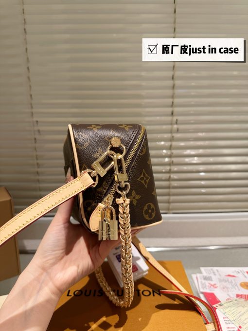 Lv new bag - Image 8