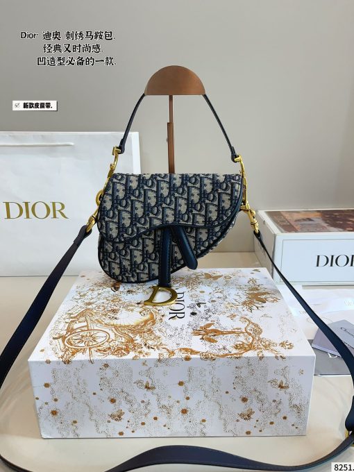 Dior saddle bag - Image 4