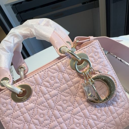 DIORStar relief Princess Diana bag - Image 7