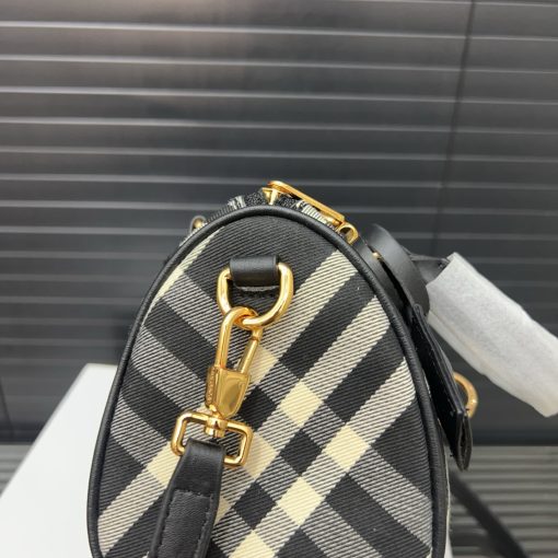 Burberry Pillow bag - Image 6