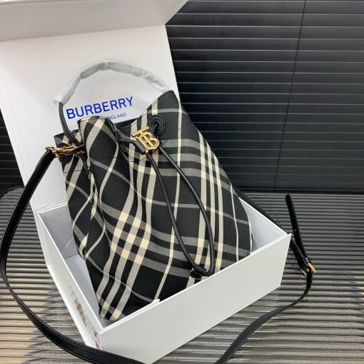 BurberryDrawstring bucket bag - Image 3