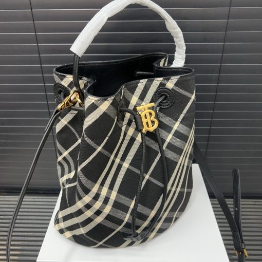 BurberryDrawstring bucket bag - Image 6