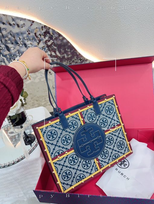 QueenXuanTote bag