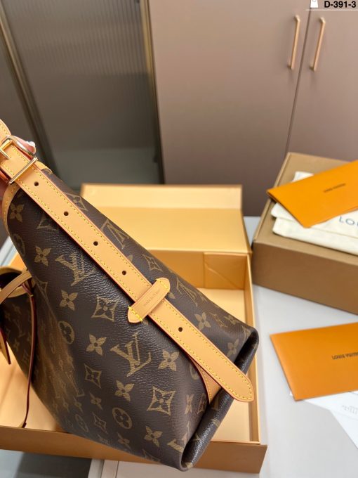 LV Louis Vuitton Carryall shopping bag - Image 9
