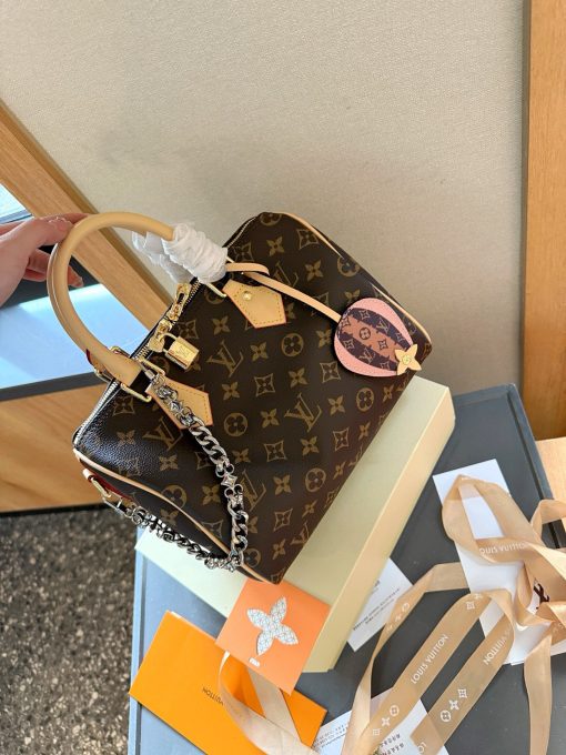 LVOld Flower Travel Bag - Image 3