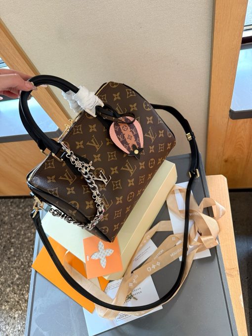 LVOld Flower Travel Bag - Image 9