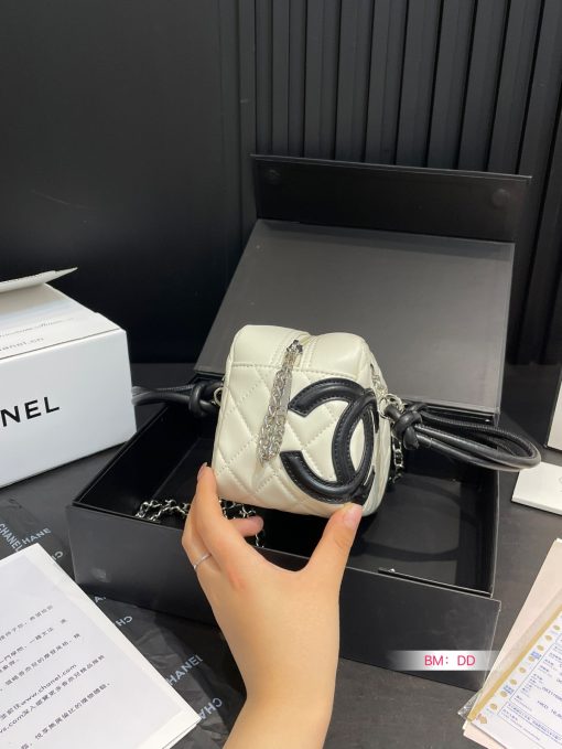 CHANEL vintage bowling bag - Image 4